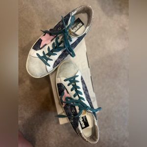 GOLDEN GOOSE Super Stars - Leopard fabric with glitter heel and pink star.